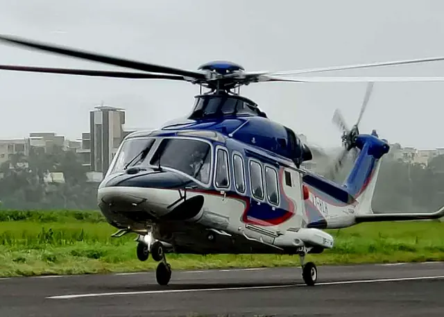 Twin-engine helicopter landing